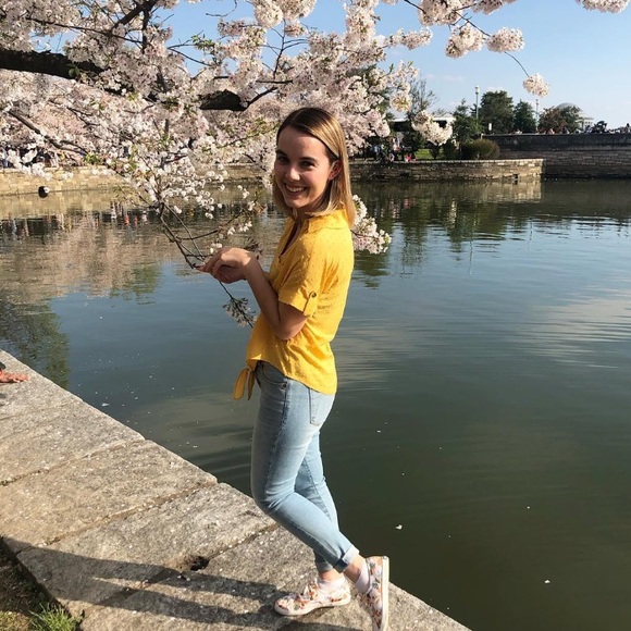 Meet your Posher, Michaela - Picture 2 of 8